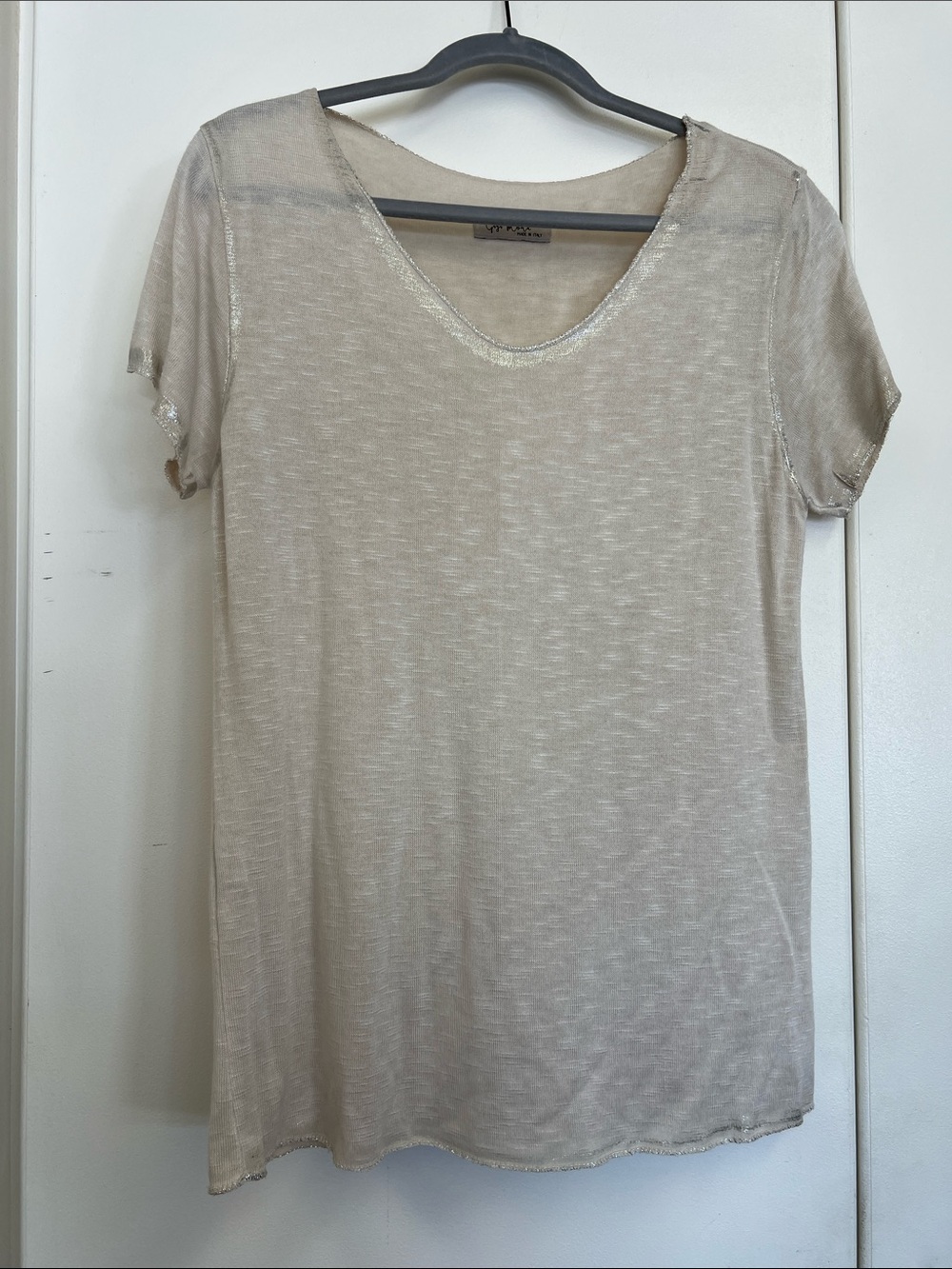 Gigi Moda Women’s Knit Short-Sleeve Scoop Neck Top Cream Metallic Edges